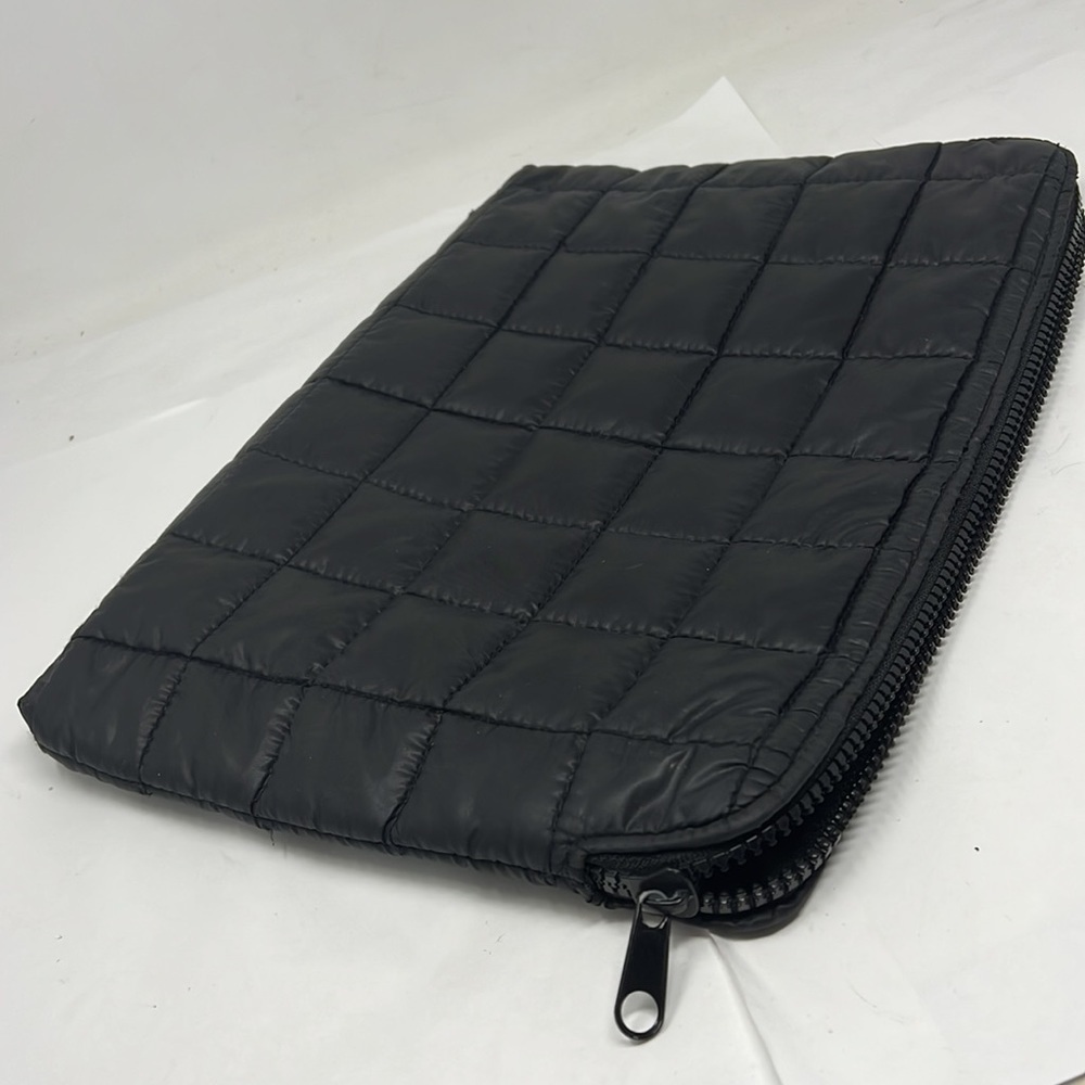17” Black Quilts Padded Nylon Laptop Sleeve